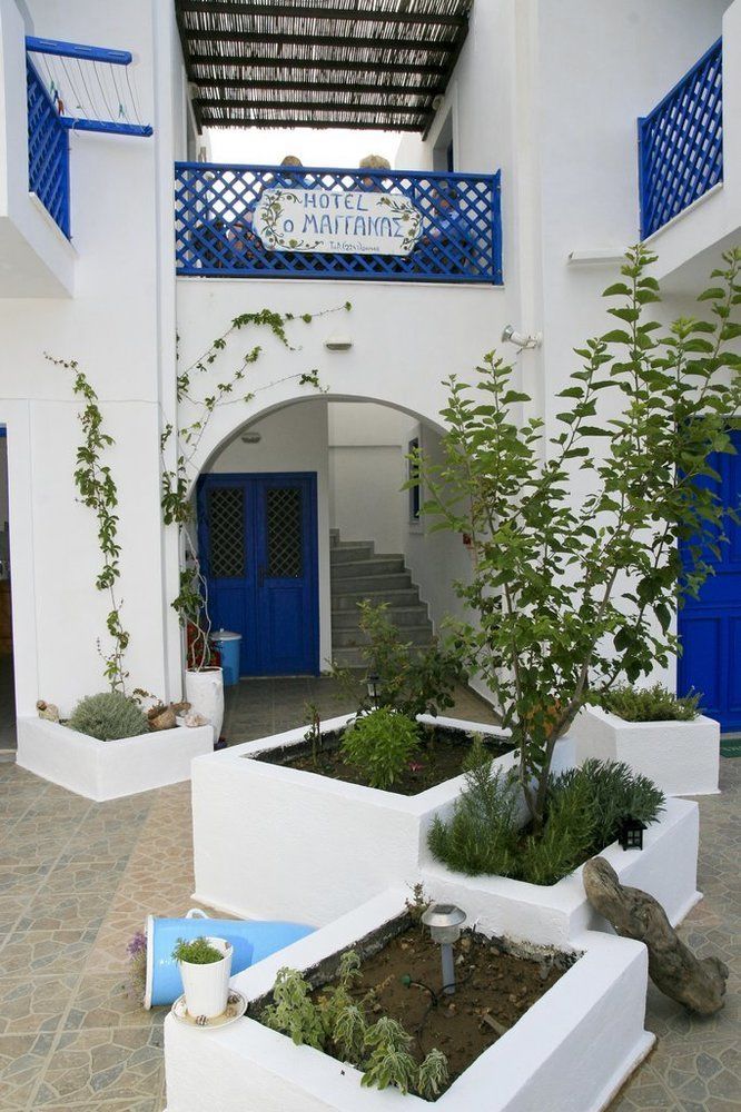 Maganas Hotel Livadi  Buitenkant foto
